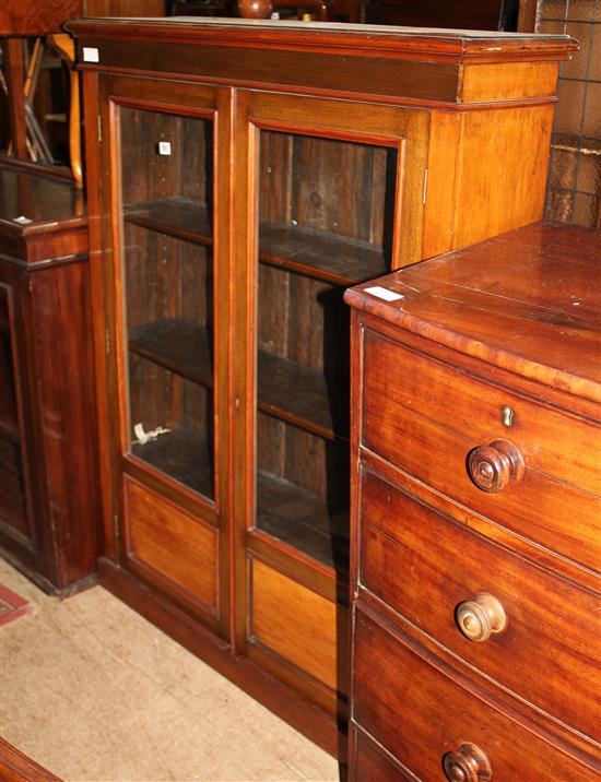 Edwardian mahogany dwarf glazed bookcase(-)